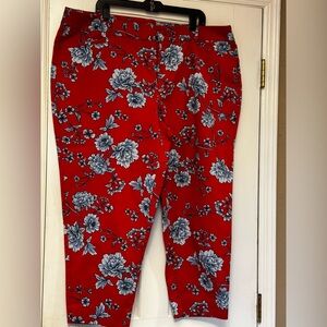 Roz & Ali Red Floral Cropped Pants